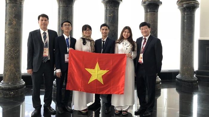 Năm 2018 là lần đầu tiên đội tuyển Việt Nam tham dự các kỳ Olympic Sinh học quốc tế có điểm cao nhất của cuộc thi. (Ảnh: Bộ Giáo dục và Đào tạo)