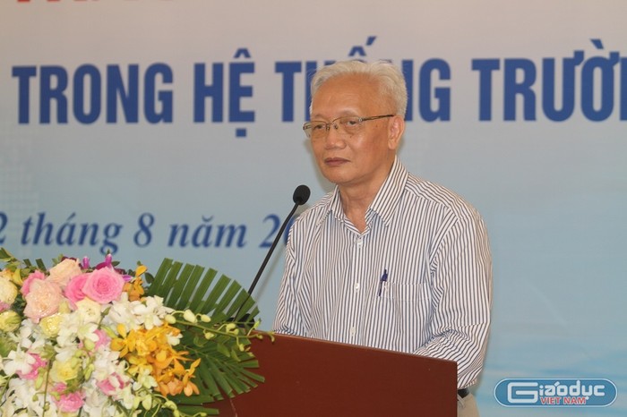 Thầy Tùng Lâm kiến nghị, Ủy ban nhân dân huyện Thanh Oai cần có câu trả lời rõ với 434 giáo viên xem hiện nay huyện đang thừa, thiếu bao nhiêu giáo viên? (Ảnh: Trinh Phúc)