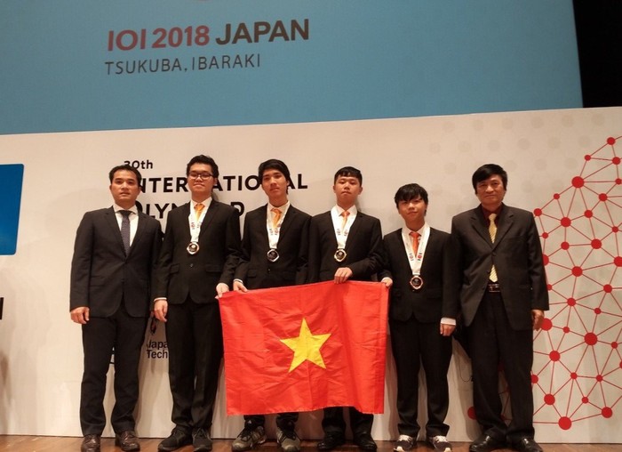 Đội tuyển Việt Nam giành được 1 Huy chương Vàng, 1 Huy chương Bạc và 2 Huy chương Đồng tại Olympic Tin học quốc tế lần thứ 30 năm 2018. (Ảnh: Bộ Giáo dục và Đào tạo cung cấp)