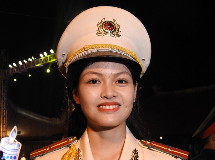 Lê Thị Thùy Linh (sinh năm 1996, huyện Nông Cống, Thanh Hóa) trở thành thủ khoa đầu ra Học viện Cảnh sát Nhân dân năm 2018 với điểm số 9,16/10. (Ảnh: Thùy Linh)
