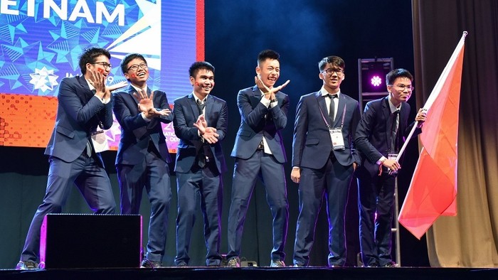 Các thành viên của đội tuyển Việt Nam tham dự kỳ thi Olympic Toán học quốc tế năm 2019. (Ảnh: Ban tổ chức)