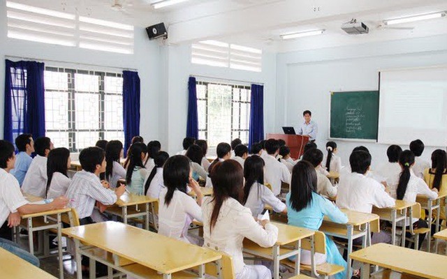 Theo Tiến sĩ Nguyễn Bá Cần, khi quy hoạch mạng lưới cơ sở giáo dục đại học Việt Nam đến năm 2030 thì số cơ sở giáo dục đại học trọng điểm quốc gia và các trường đại học xuất sắc không nên vượt quá 25 và số ngành/lĩnh vực (khoa) trọng điểm không nên vượt quá 50. (Ảnh minh họa: VTV)