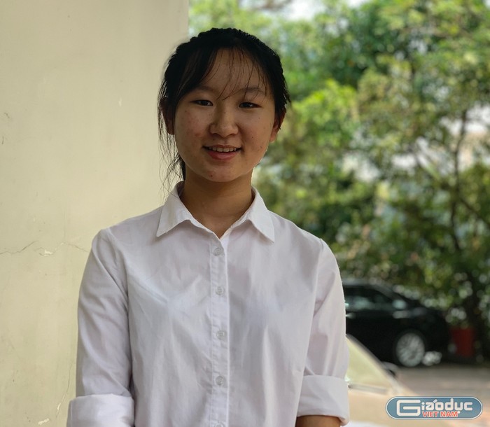Đỗ Thị Phương Huệ, sinh viên lớp Truyền hình chất lượng cao K39 - là một trong các thủ khoa kỳ thi tuyển sinh đại học năm 2019 của Học viện Báo chí và Tuyên truyền với 27,5 điểm (Ảnh: Thùy Linh)