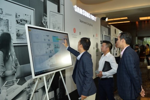 Ngày 8/11, Công ty Điện tử Samsung Vina tổ chức buổi giới thiệu, trải nghiệm sản phẩm Flip 2 cùng hệ giải pháp thông minh dành cho hội họp, đào tạo. (Ảnh: Ban tổ chức)