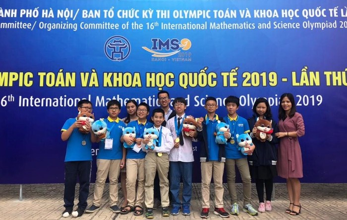 Trong kỳ thi lần thứ 16 Olympic Toán học và Khoa học quốc tế (IMSO) 2019, bảng A đoàn Việt Nam giành 36 huy chương, trong đó học trò trường Newton chiếm 5. (Ảnh: trường Newton cung cấp)