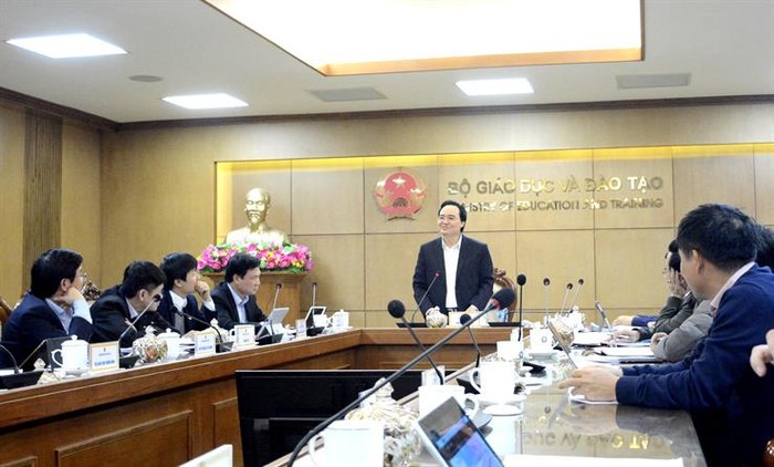 Bộ trưởng Phùng Xuân Nhạ, Trưởng Ban Chỉ đạo phòng, chống dịch bệnh nCoV Bộ Giáo dục và Đào tạo chủ trì cuộc họp Ban Chỉ đạo ngày 6/2 (Ảnh: moet.gov.vn)