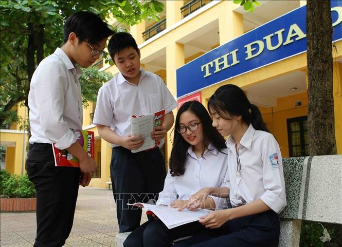 Theo quy định của Sở Giáo dục và Đào tạo Hà Nội, có 4 đối tượng thuộc diện tuyển thẳng vào lớp 10 trung học phổ thông (Ảnh minh họa: TTXVN)