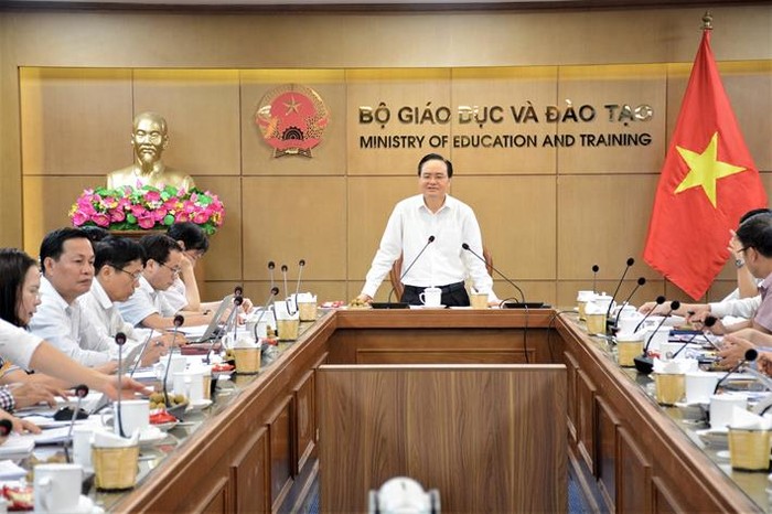 Bộ trưởng Phùng Xuân Nhạ chủ trì phiên họp, ảnh: moet.gov.vn.