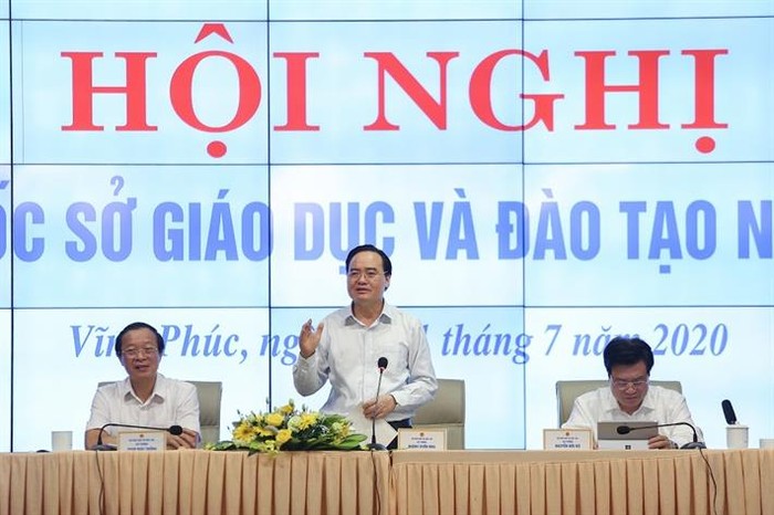 Bộ trưởng Phùng Xuân Nhạ phát biểu chỉ đạo tại Hội nghị Giám đốc Sở giáo dục và Đào tạo (Ảnh: moet.gov.vn)