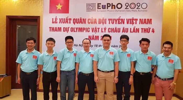 Đội tuyển Việt Nam tham dự kì thi Olympic Vật lý châu Âu năm 2020. (ảnh: Báo Chính phủ)