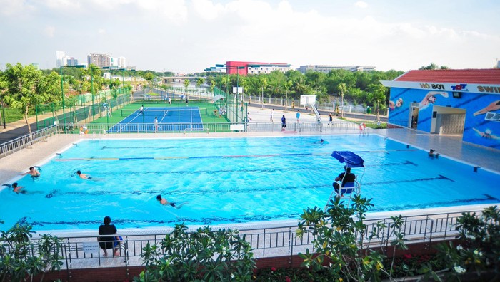 Một trong những chuẩn đầu ra của sinh viên Trường Đại học Tôn Đức Thắng là phải đạt chứng chỉ bơi 50m (ảnh: TDTU)