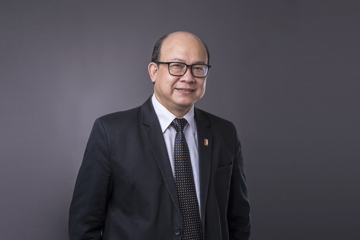 Phó giáo sư Huỳnh Quyết Thắng ngày 17/9 nhận quyết định nhậm chức Hiệu trưởng của Trường Đại học Bách khoa Hà Nội. Ảnh: HUST