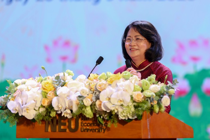 Phó Chủ tịch nước Đặng Thị Ngọc Thịnh phát biểu tại Đại hội thi đua yêu nước ngành giáo dục lần thứ VII (ảnh: Bộ Giáo dục và Đào tạo)