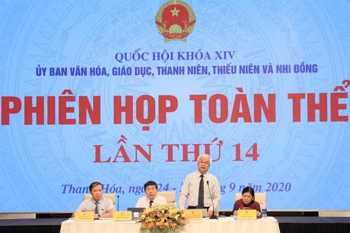 Chủ nhiệm Ủy ban Văn hóa, giáo dục, thanh niên, thiếu niên và Nhi đồng của Quốc hội Phan Thanh Bình chủ trì buổi làm việc (ảnh: moet.gov.vn)