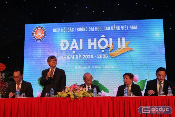 Ngày 3/12, phiên chính thức Đại hội toàn thể lần thứ II của Hiệp hội Các trường đại học, cao đẳng Việt Nam diễn ra tại Hà Nội. (ảnh: Tùng Dương)
