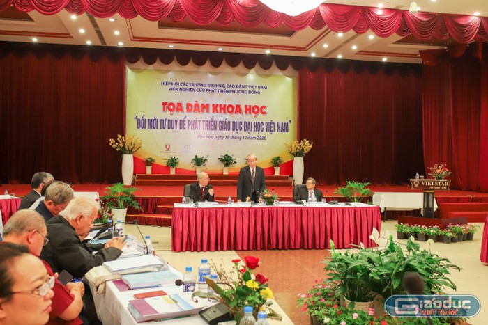 Tọa đàm khoa học “Đổi mới tư duy để phát triển giáo dục đại học Việt Nam” do Hiệp hội Các trường đại học, cao đẳng Việt Nam và Viện nghiên cứu phát triển Phương Đông (ảnh: T.L)