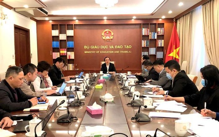 Bộ trưởng Phùng Xuân Nhạ chủ trì cuộc họp (ảnh: Bộ Giáo dục và Đào tạo)