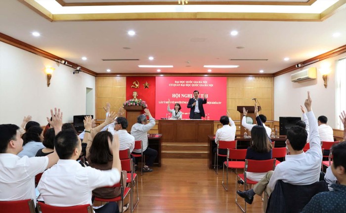 100% cử tri nơi công tác tán thành giới thiệu Giám đốc Đại học Quốc gia Hà Nội Nguyễn Kim Sơn ứng cử đại biểu Quốc hội khóa XV.