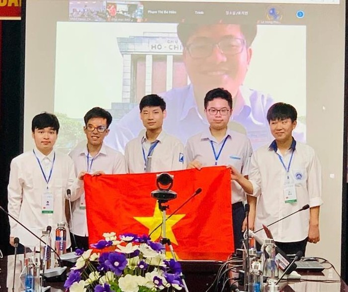 Trong điều kiện dịch bệnh Covid-19 khó khăn, học sinh Việt Nam tiếp tục thể hiện nỗ lực tại Olympic Toán học quốc tế (ảnh: Bộ Giáo dục và Đào tạo)