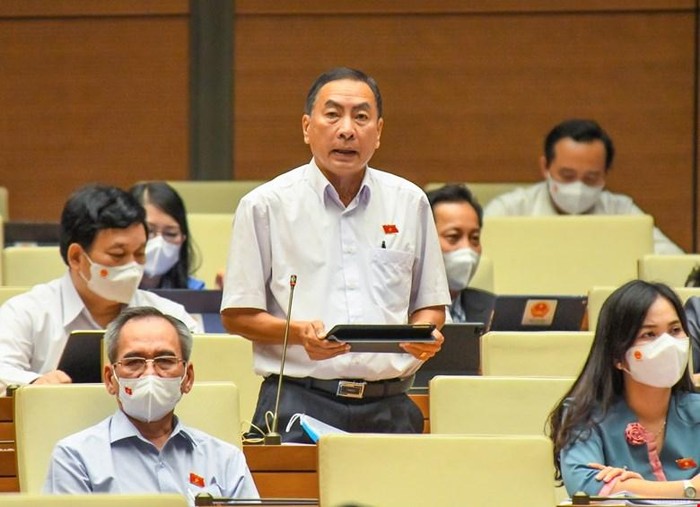 Đại biểu Phạm Văn Hòa cho rằng, nếu không xử lý các địa phương không thực hiện chỉ đạo ở Nghị quyết 128 sẽ tạo ra những tiền lệ xấu cho sau này (ảnh: quochoi.vn)
