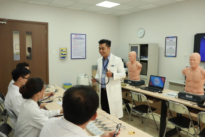 Tiến sĩ Huỳnh Thị Vũ Quỳnh – Trưởng đơn vị đảm bảo chất lượng giáo dục khoa Y tại Đại học Y Dược thành phố Hồ Chí Minh cho rằng, muốn đạt được chuẩn AUN-QA cần phải có một sự chuẩn bị nhất định, mà quan trọng nhất là hệ thống đảm bảo chất lượng bên trong (ảnh: NTCC)