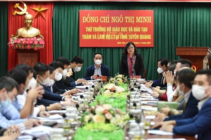 Thứ trưởng Ngô Thị Minh phát biểu tại cuộc làm việc với Ủy ban nhân dân tỉnh, Sở Giáo dục và Đào tạo Tuyên Quang và Ủy ban nhân dân huyện Hàm Yên (ảnh: Bộ Giáo dục và Đào tạo)
