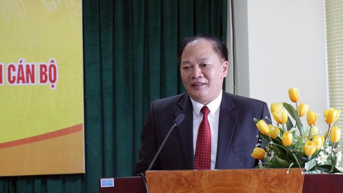 Ông Tạ Việt Hùng – tân Giám đốc Sở Giáo dục và Đào tạo phát biểu nhận nhiệm vụ (ảnh: Cổng thông tin điện tử Sở Giáo dục và Đào tạo Bắc Giang)