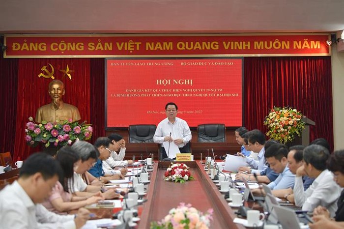 Trưởng Ban Tuyên giáo Trung ương Nguyễn Trọng Nghĩa chủ trì Hội nghị (Ảnh: Bộ Giáo dục và Đào tạo)