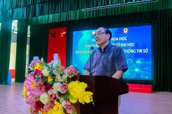 Tham dự Hội thảo có ông Nguyễn Huy Chương, Chủ tịch Liên chi hội Thư viện các trường đại học khu vực phía Bắc