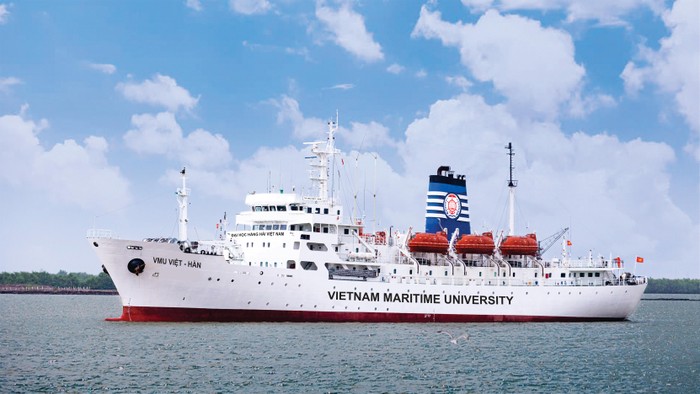 Tàu huấn luyện VMU Việt – Hàn với khả năng tiếp nhận lên đến 202 giảng viên và sinh viên (Ảnh: Trung Kiên)