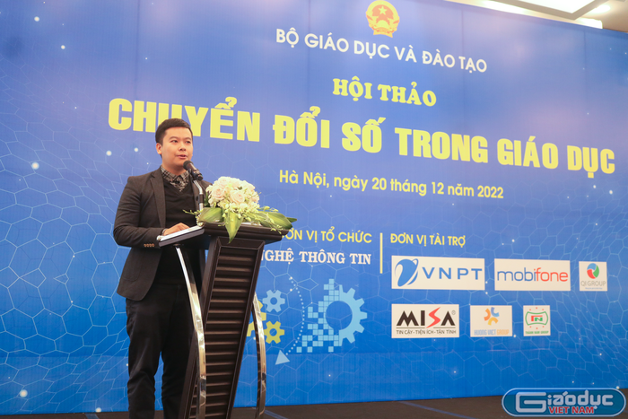 Ông Trần Anh Minh - Phó Tổng Giám đốc Tập đoàn công nghệ Quảng Ích chia sẻ tại hội thảo “Chuyển đổi số trong giáo dục”. Ảnh: DN