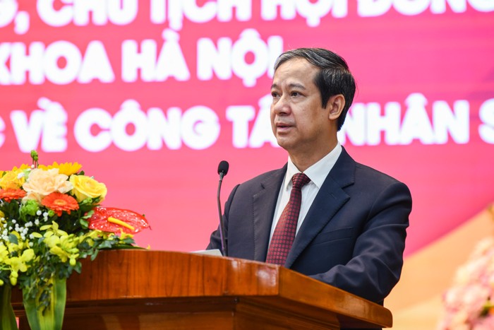 Bộ trưởng Nguyễn Kim Sơn bày tỏ niềm vui, chúc mừng với Đại học Bách khoa Hà Nội