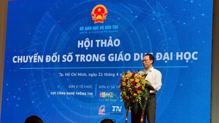 Thứ trưởng Bộ Giáo dục và Đào tạo Hoàng Minh Sơn phát biểu tại hội thảo