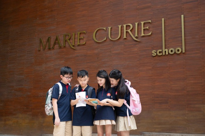 Học trò trường Marie Curie (Hà Nội)