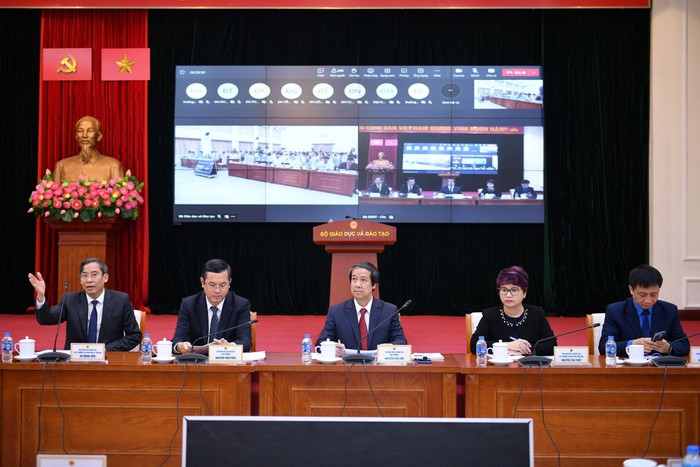 Ngày 15/8/2023, Bộ trưởng Bộ Giáo dục và Đào tạo Nguyễn Kim Sơn đã có cuộc gặp gỡ bằng hình thức trực tuyến với trên một triệu giáo viên cả nước.
