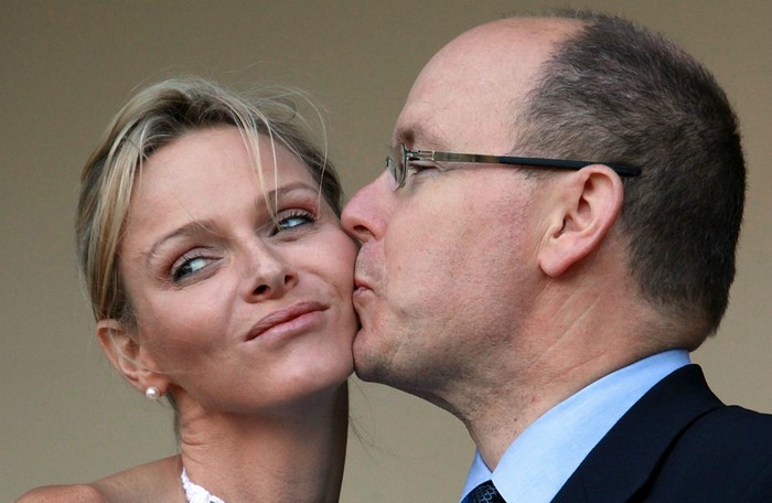 Hoàng tử Albert II của Monaco và người vợ Nam Phi, Charlene Wittstock.