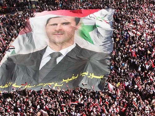 Người tuần hành ủng hộ Tổng thống Assad