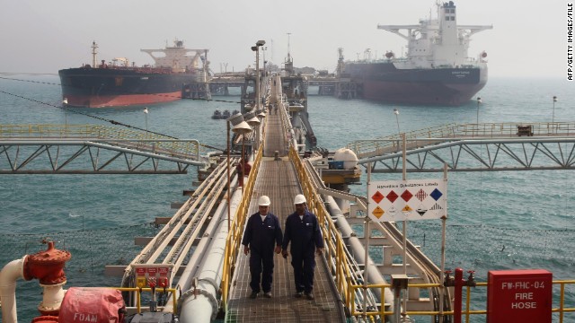 Các tàu chở dầu tại bến cảng Basra ở phía nam của Baghda