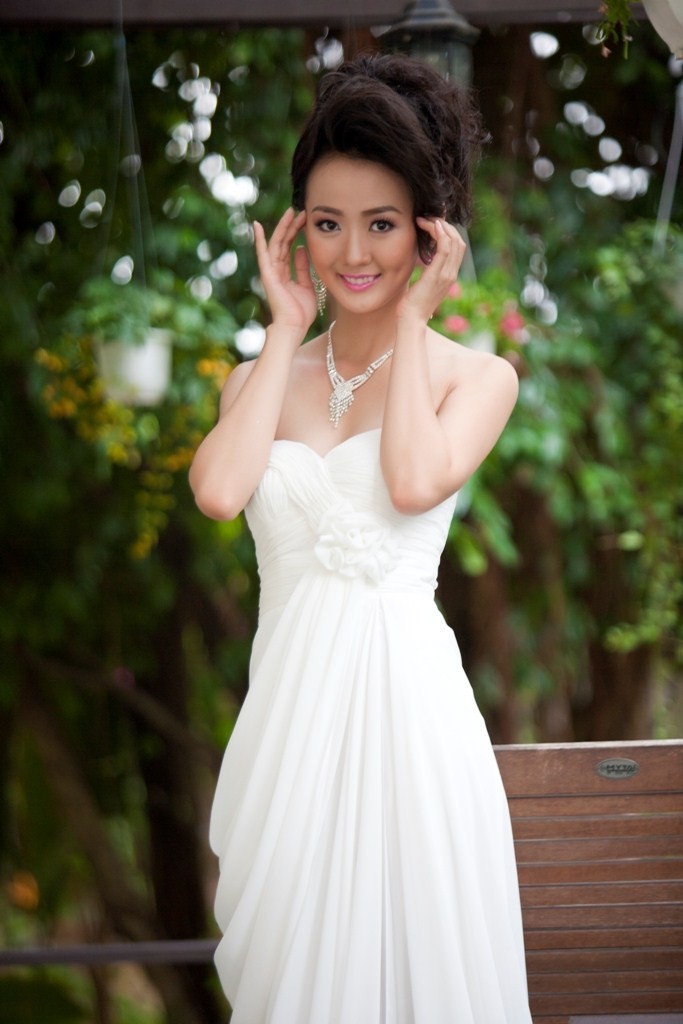 Sở hữu chiều cao lý tưởng 1m72, Thu Thảo được biết đến như một người mẫu chuyên nghiệp, hiện đang là gương mặt đại diện của Liên hoan Người mẫu Thời trang Việt Nam (FMV) lần I – 2011. Khởi đầu sự nghiệp bằng giải thưởng Người đẹp trình diễn ấn tượng nhất – Ngôi sao người mẫu 2011