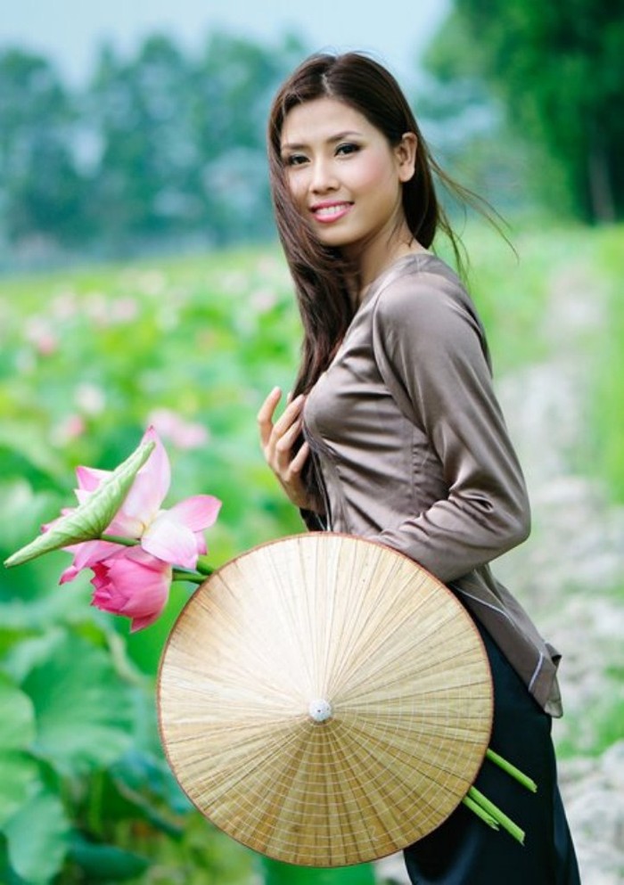 Sở hữu vóc dáng được coi là chuẩn nhất trong cuộc thi Hoa hậu, Nguyễn Thị Loan đã có khoảnh khắc tuyệt đẹp với gió lùa mái tóc quyến rũ bất ngờ
