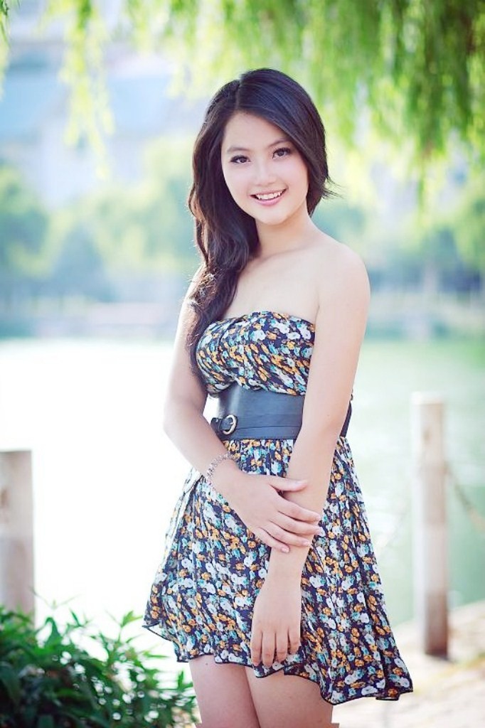 Ngô Thị Thu Hà sinh năm 1995, là người con gái thanh lịch, dịu dàng của mảnh đất Hà thành, hiện cô bạn vừa tốt nghiệp Trường THPT Lê Quý Đôn - Hà Nội và đang chuẩn bị bước vào kỳ thi đại học