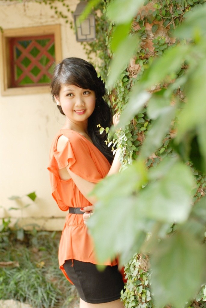 Nguyễn Quỳnh Anh sinh năm 1995, hiện là học sinh Trường THPT Yên Hòa, Hà Nội