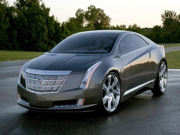 Cadillac ELR Coupe Năm 2011, GM đã công bố sẽ sản xuất hàng loạt mẫu xe điện mang tên gọi Cadillac ELR. Mỗi lần sạc đầy, xe chạy đạt 56,3 km/h. Khi cạn nguồn điện, xe có thể sử dụng động cơ xăng 4 lít để mở rộng phạm vi hoạt động. GM chưa công bố các chi tiết kỹ thuật và giá xe ELR, tuy nhiên, bản concept hé lộ cho thấy chiếc coupe mới với thiết kế bên ngoài sang trọng và quyến rũ.