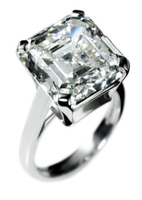 Chiếc nhẫn này được hãng kim hoàn De Beers làm từ năm 1902. Nó được chế tác từ bạch kim và kim cương nặng 10,19 carat. Mức giá được bán ra là 520.000 USD.