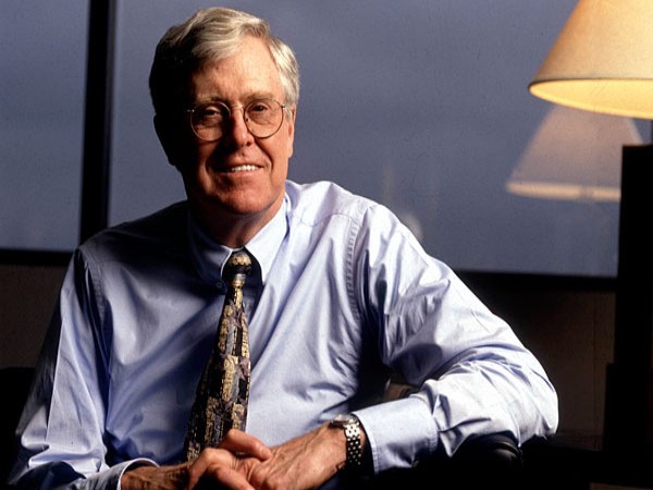 5. Charles G. Koch (76 tuổi) Công ty: Koch Industries Tài sản: 24,7 tỷ USD Ông là CEO của hãng công nghiệp Koch Industries, công ty tư nhân lớn thứ hai nước Mỹ với doanh thu hàng năm hơn 100 tỷ USD. Hiện nay, Koch Industries đầu tư vào nhiều lĩnh vực như lọc dầu, phân bón, vải sợi, trồng rừng, hàng tiêu dùng và công nghệ hóa học.