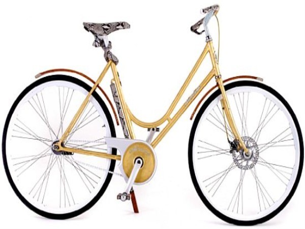 Montante Luxury Gold Chiếc xe nằm trong bộ sưu tập những chiếc xe đạp bằng vàng dành riêng cho phụ nữ của nhà sản xuất xe đạp Montante (Ý). Yên xe, tay lái, ống bơm được bọc bằng da trăn. Xe được phủ vàng lá 24 carat và gắn 11.000 viên pha lê Swarovski trên nhiều bộ phận và được bán với giá 46.000 USD.