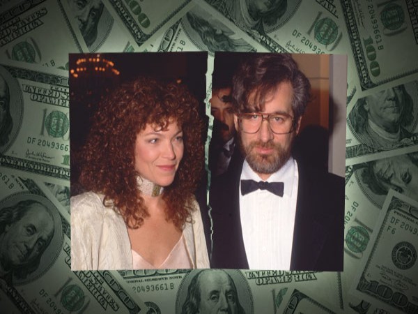 12. Steven Spielberg và Amy Irving – 100 triệu USD Nữ diễn viên đầy tham vọng Amy Irving đã gặp gỡ nhà làm phim Steven Spielberg lần đầu tiên vào năm 1984. Họ đã nhanh chóng kết hôn. Tuy nhiên, chỉ bốn năm sau, hai vợ chồng đã công khai chấm dứt cuộc hôn nhân. Amy Irving đã nhận được một nửa gia sản của chồng với giá trị 100 triệu USD.