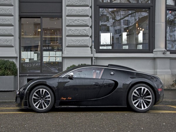 Nếu như bạn nghĩ Bugatti Veyron là siêu xe loại hiếm thì Sang Noir còn hiếm hơn thế. Mẫu xe này chỉ có 15 chiếc được sản xuất và bán ra trên toàn thế giới.