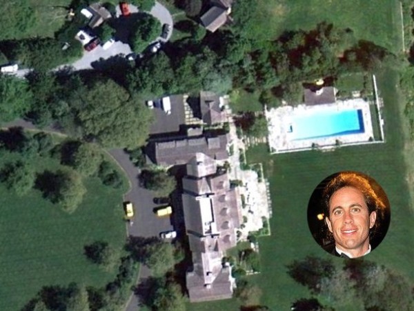 Nghệ sỹ hài kịch Jerry Seinfeld đã bỏ 32 triệu USD để mua lại căn nhà của tay rocker Billy Joel. Căn nhà tọa lạc tại East Hampton, New York với 22 chỗ để xe là một nơi lý tưởng để thỏa mãn niềm đam mê motor của Seinfeld.