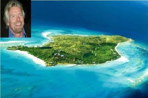 Tỷ phú Richard Branson sở hữu toàn bộ một hòn đảo tư nhân trong vùng biển Caribbean, được gọi là đảo Necker Island. Gần đây, nó bị một đám cháy nhưng đã được xây dựng lại. Khi không nghỉ ngơi ở đây, vị tỷ phú này cho thuê hòn đảo với giá 53.000 USD/ngày.